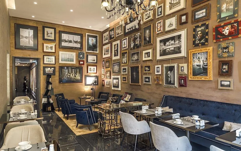 The Venice Times Hotel