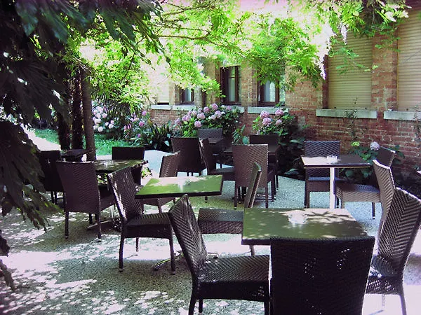 The Venice Times Hotel