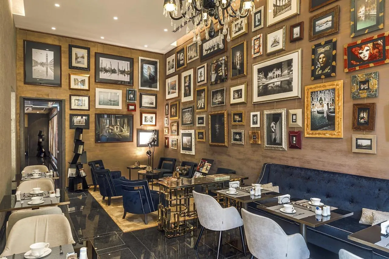 The Venice Times 4*,  Italie